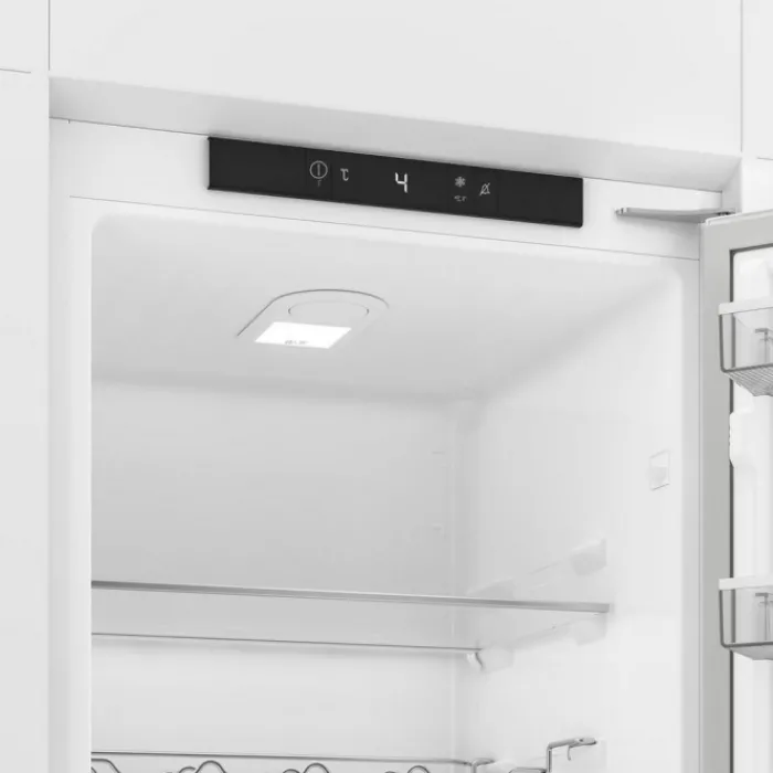 blomberg_sstvi_cm_integra_0.webp Blomberg Fridges/Built In Fridges*SST4455VI 54cm Integrated Tall Larder Fridge - White