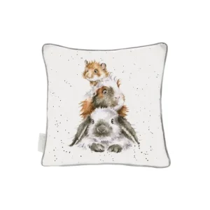 WRENDALEF/C Cushions*'Piggy in the Middle' Cushion